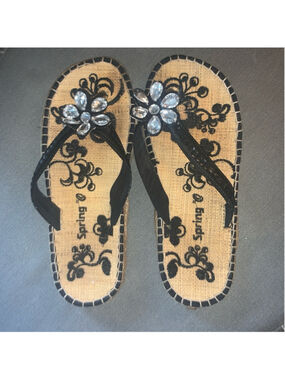 Women's Spring Sandals Size 37 Beige and Black flower flip flops